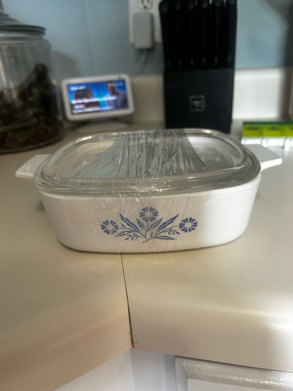 Corningware Cornflower Casserole Dish & Glass Lid 2 quart